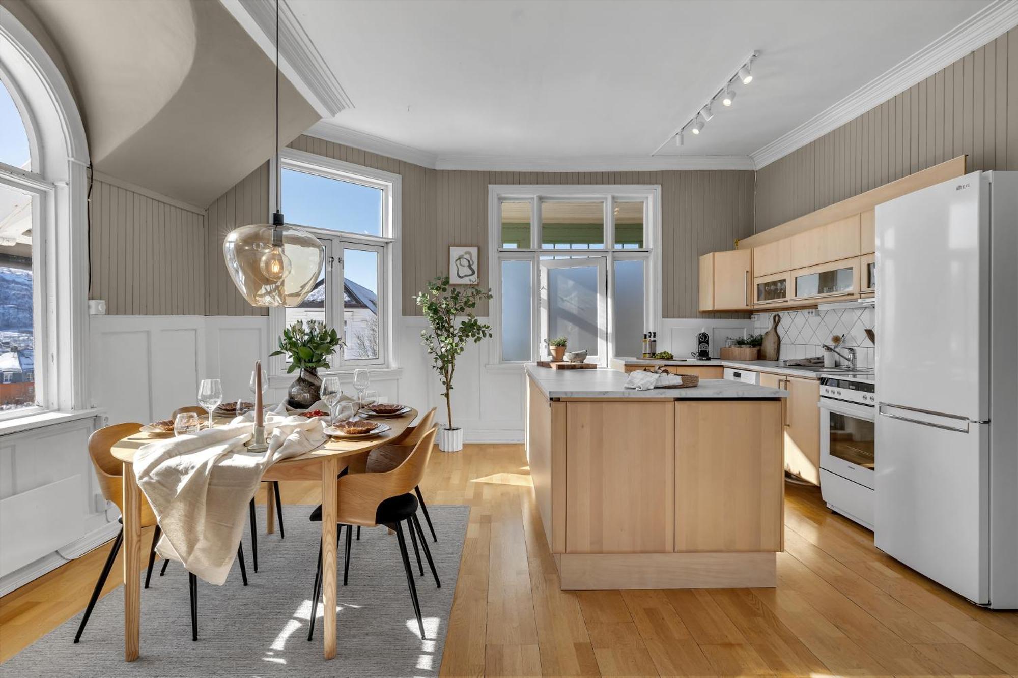 Lovely City Center Apartment With Amazing Views And Free Parking! Tromso Ngoại thất bức ảnh