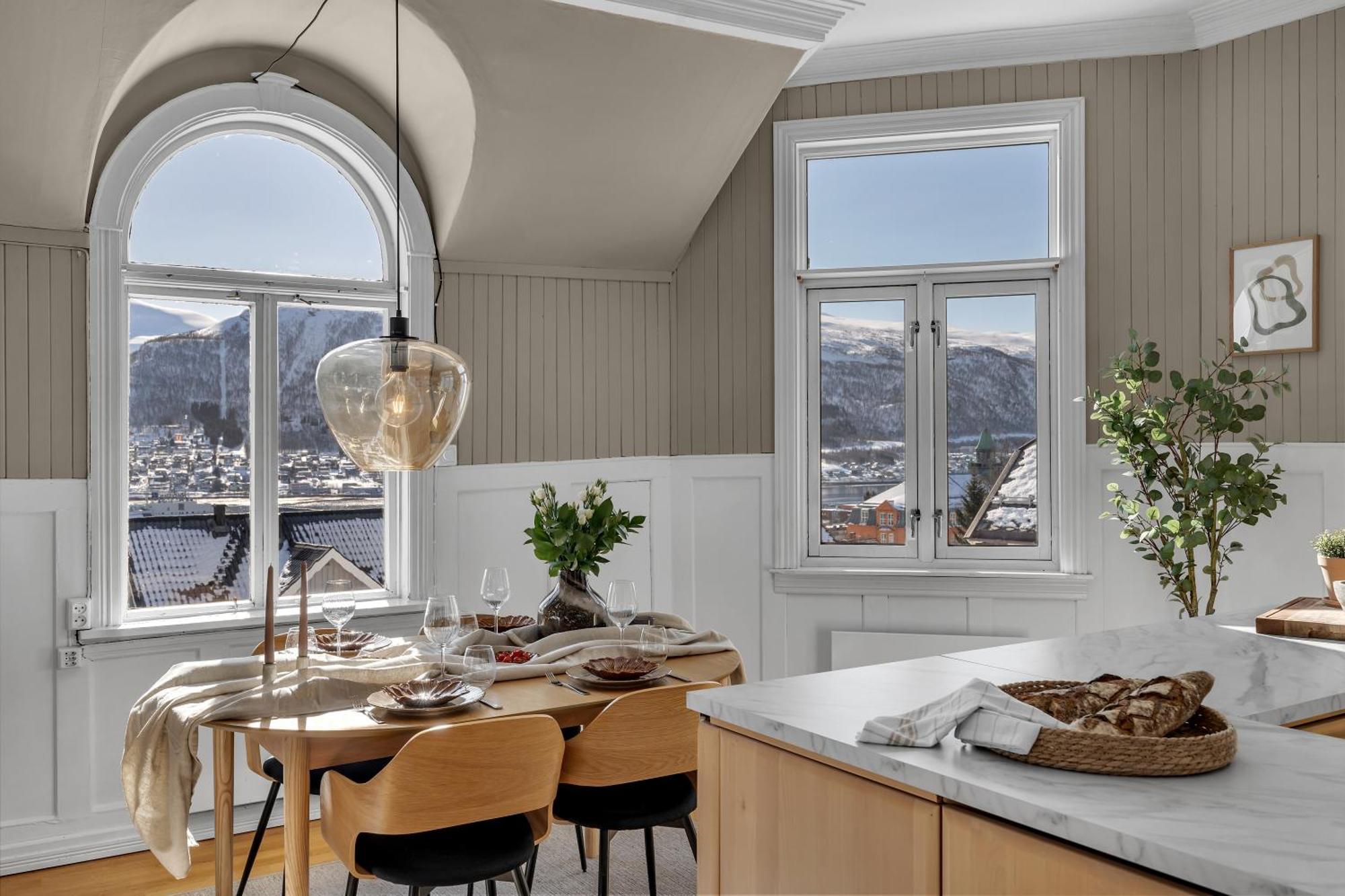 Lovely City Center Apartment With Amazing Views And Free Parking! Tromso Ngoại thất bức ảnh