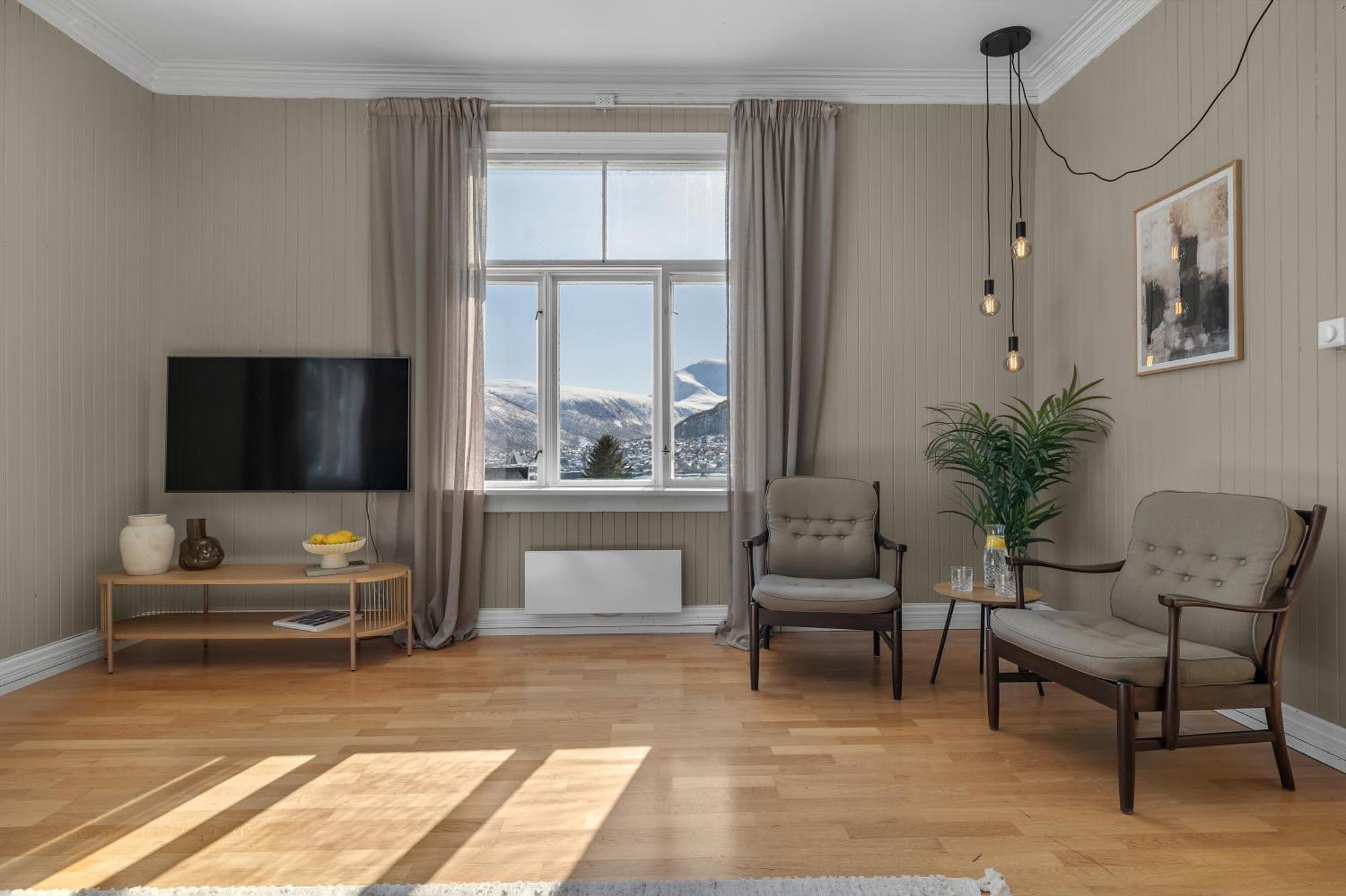 Lovely City Center Apartment With Amazing Views And Free Parking! Tromso Ngoại thất bức ảnh